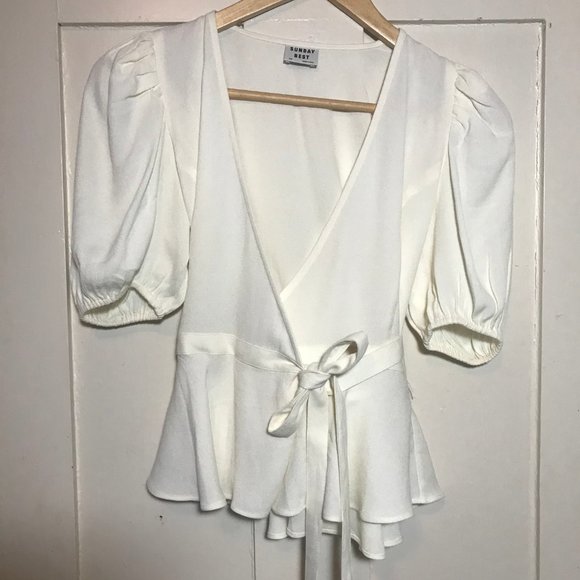 Aritzia 'Sunday Best Magda Blouse' - Picture 3 of 6